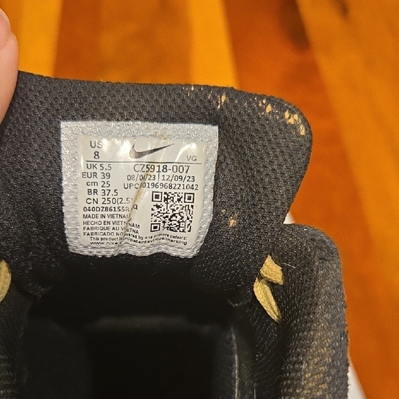 Nike Black and Gold Softball Cleats - Picture 2 of 2